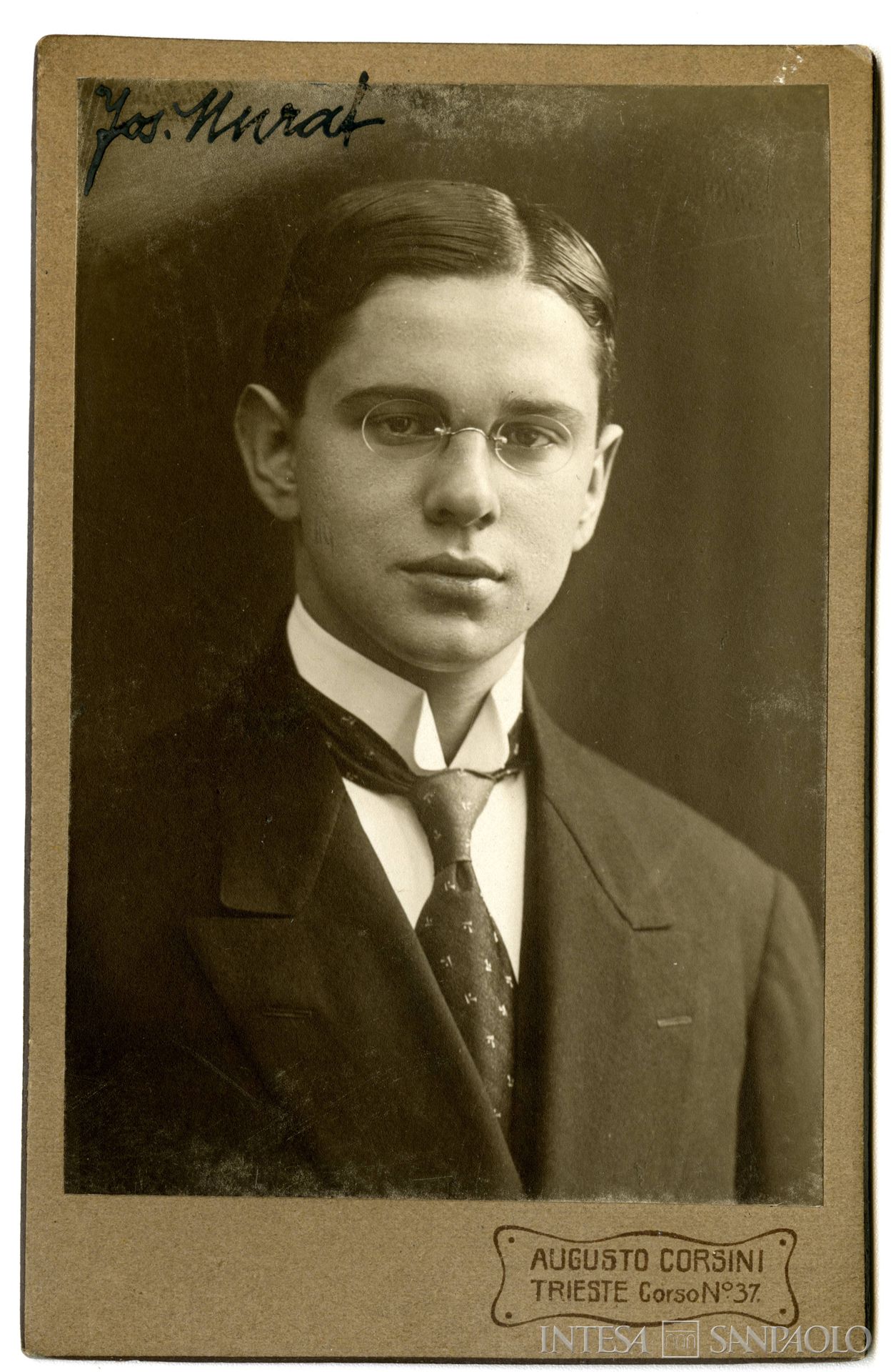 Banca Commerciale Triestina, ritratto di un impiegato, inizi Novecento (fotografia di Augusto Corsini)