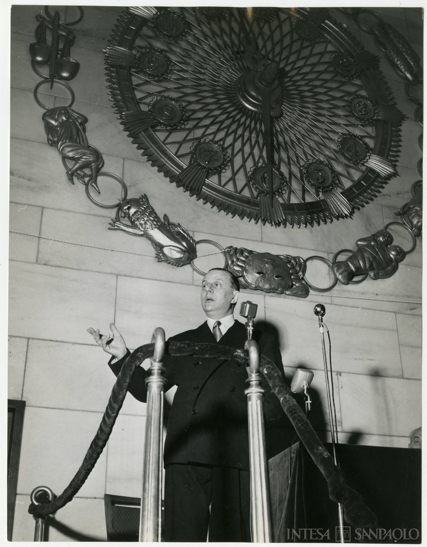 Cassa di Risparmio delle Provincie Lombarde, Cerimonia di insediamento del presidente Dell'Amore Giordano, 04 gennaio 1953 (fotografia di Publifoto)