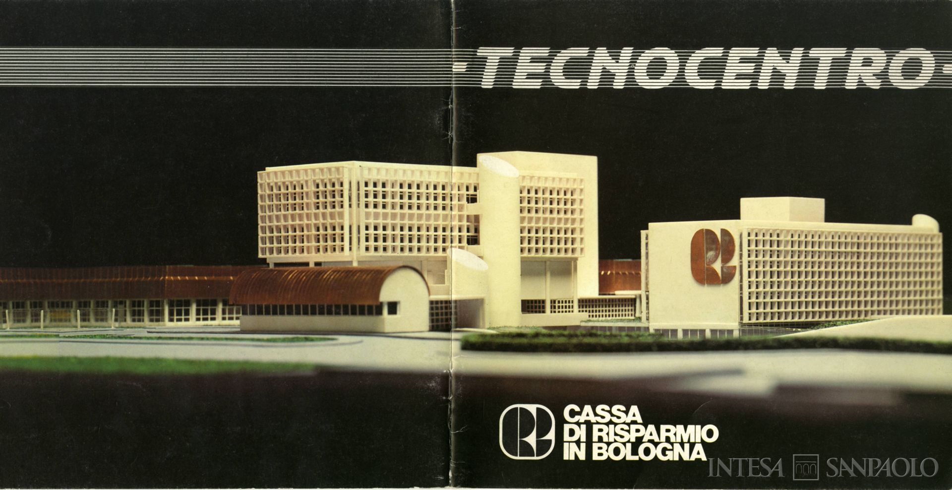 Cassa di Risparmio in Bologna, progetto per il nuovo centro servizi, fotografia tratta da un opuscolo edito dall'istituto, 1987 (fotografo sconosciuto)