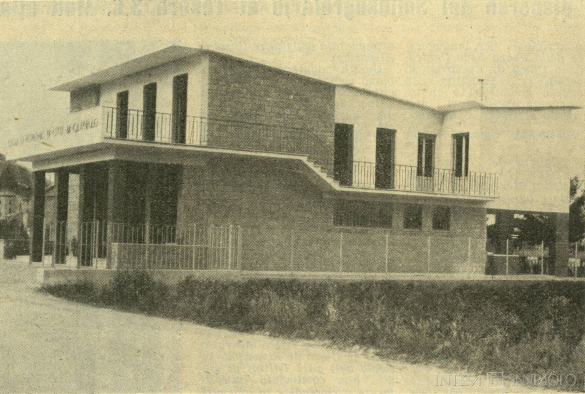 Cassa di Risparmio di Città di Castello, agenzia di Trieste, fotografia tratta da Il Bollettino del Risparmio, n. 7, 1954 (fotografo sconosciuto)
