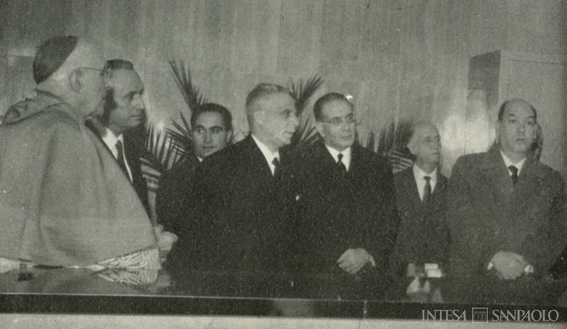 Cassa di Risparmio di Foligno, inaugurazione della nuova sede di Bevagna, fotografia tratta da Il Bollettino del Risparmio, n. 5, 1966 (fotografo sconosciuto)