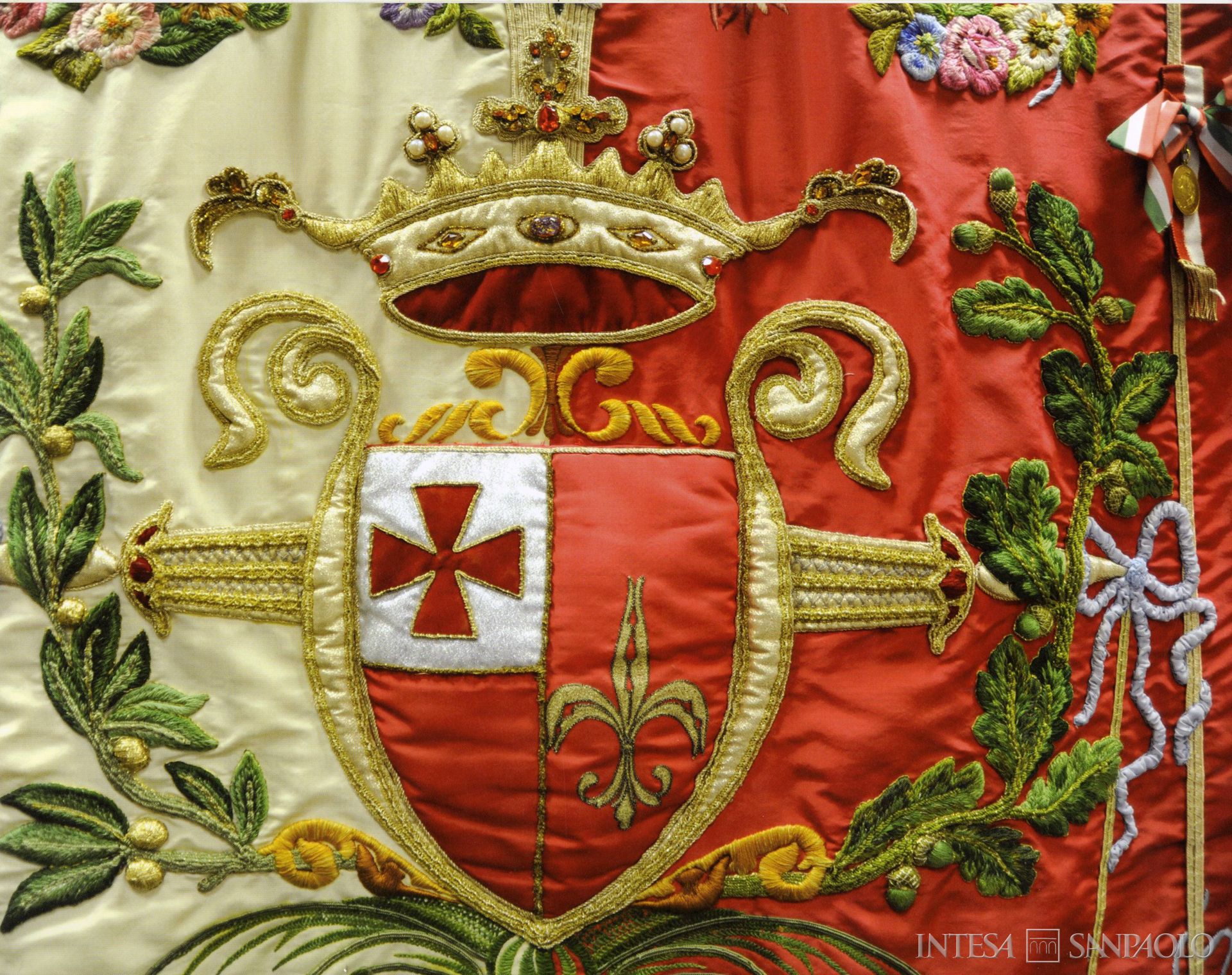 Cassa Rurale ed Artigiana di Foligno, particolare del gonfalone cittadino attualmente in uso, fotografia tratta da Foligno nell'Italia Unita, 2011 (Bernardino Sperandio)