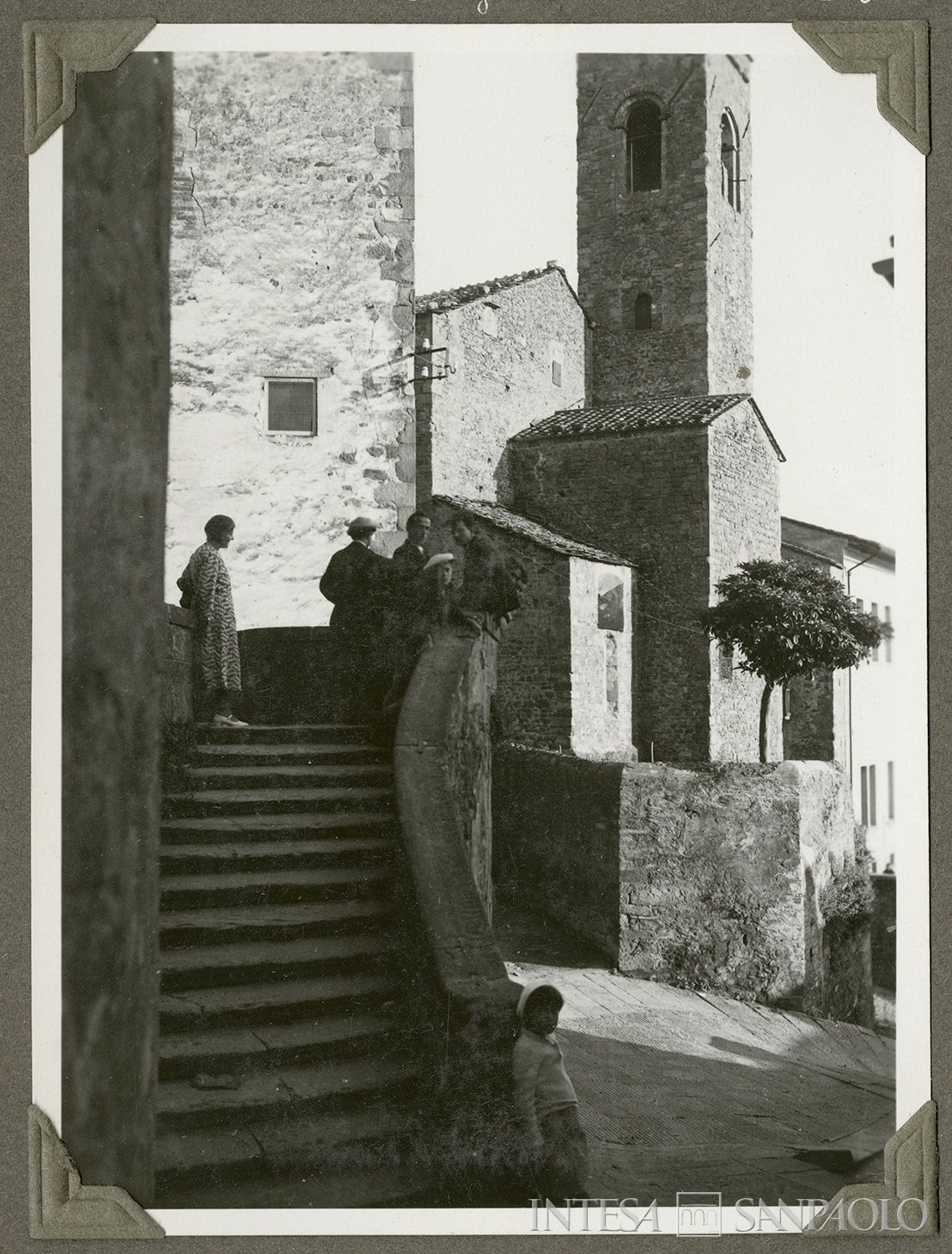 Cassa di Risparmio di Cortona, scorcio di Cortona, 1934 (fotografia di Antonello Gerbi)
