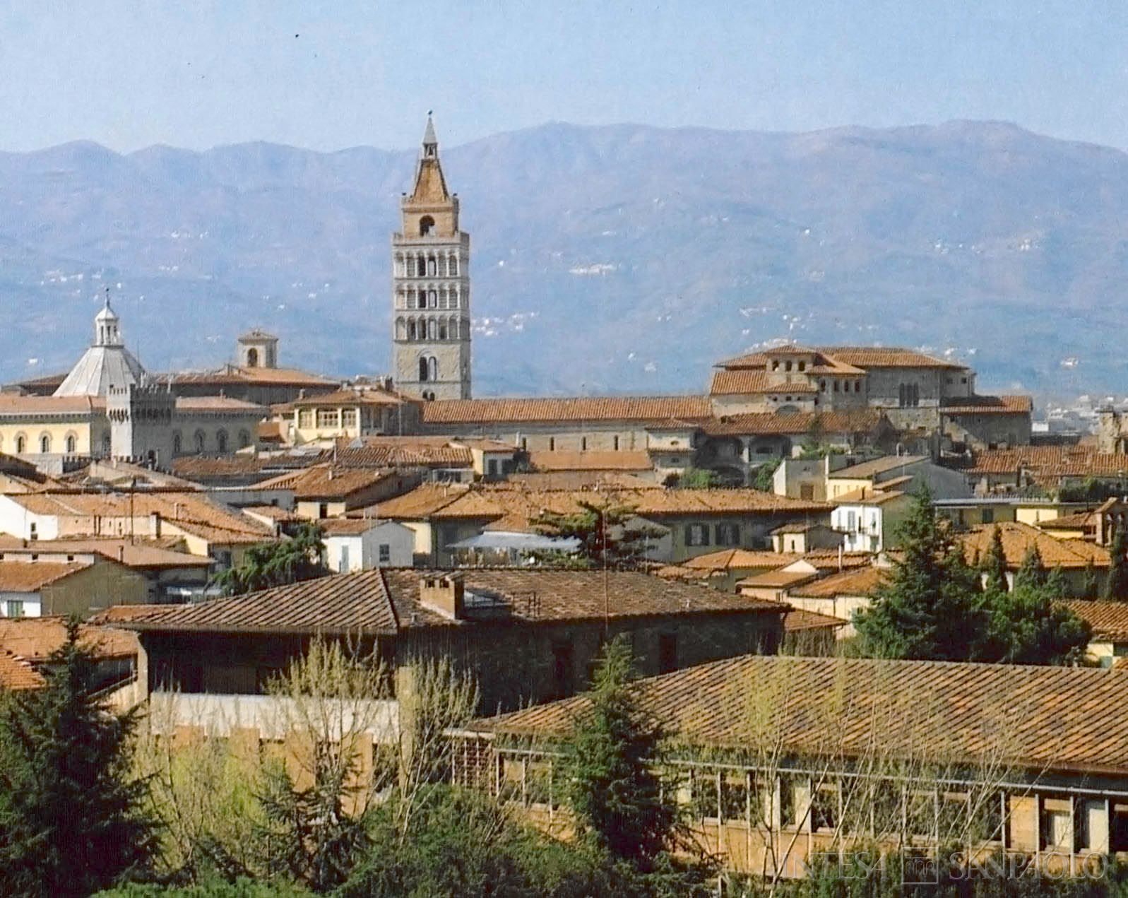 Banca di Pistoia, vista di Pistoia, fotografia tratta da Il Tremisse Pistoiese, n. 1, 1981 (fotografo sconosciuto)