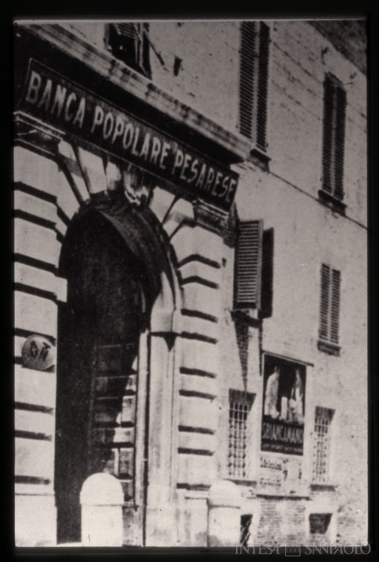 Banca Popolare Pesarese, Pesaro, facciata della sede in Palazzo Mosca, riproduzione di fotografia datata fine Ottocento (fotografo sconosciuto)