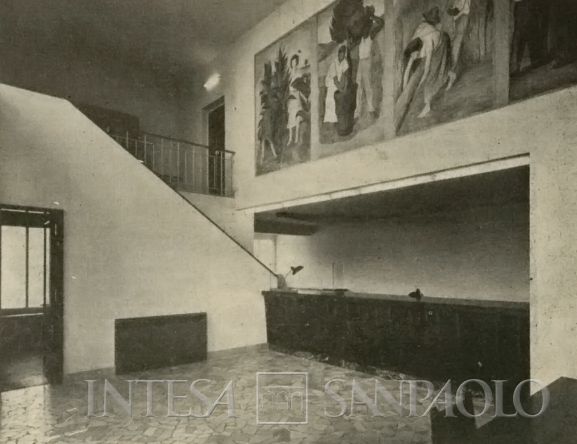 Cassa di Risparmio di Città di Castello, il salone del pubblico dell'agenzia di Trieste, fotografia tratta da Il Bollettino del Risparmio, n. 8, 1954 (fotografo sconosciuto)