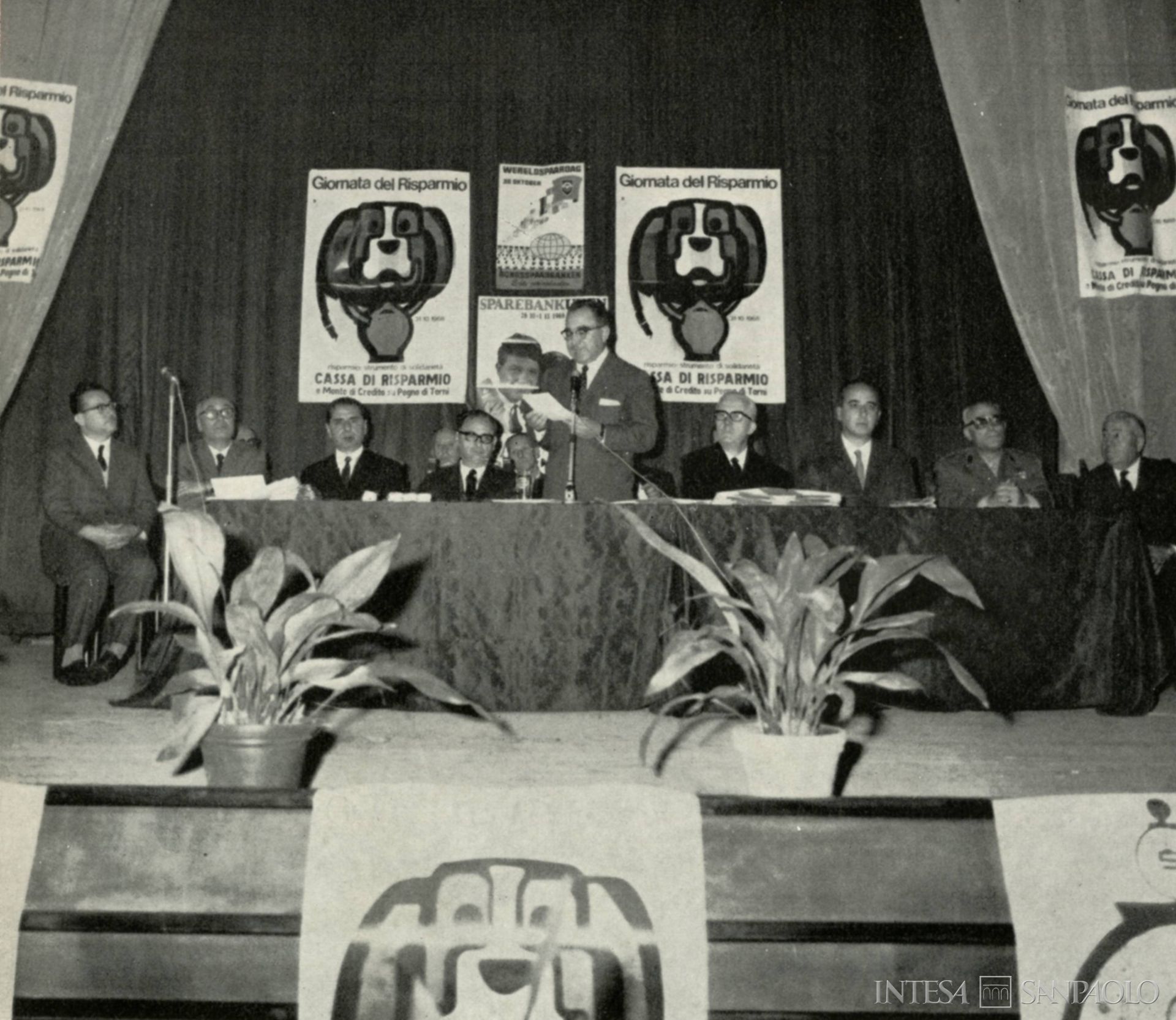 Cassa di Risparmio di Terni, il presidente Terenzio Malvetani durante la Giornata Mondiale del Risparmio, fotografia tratta da Il Bollettino del Risparmio, n. 11, 1968 (fotografo sconosciuto)