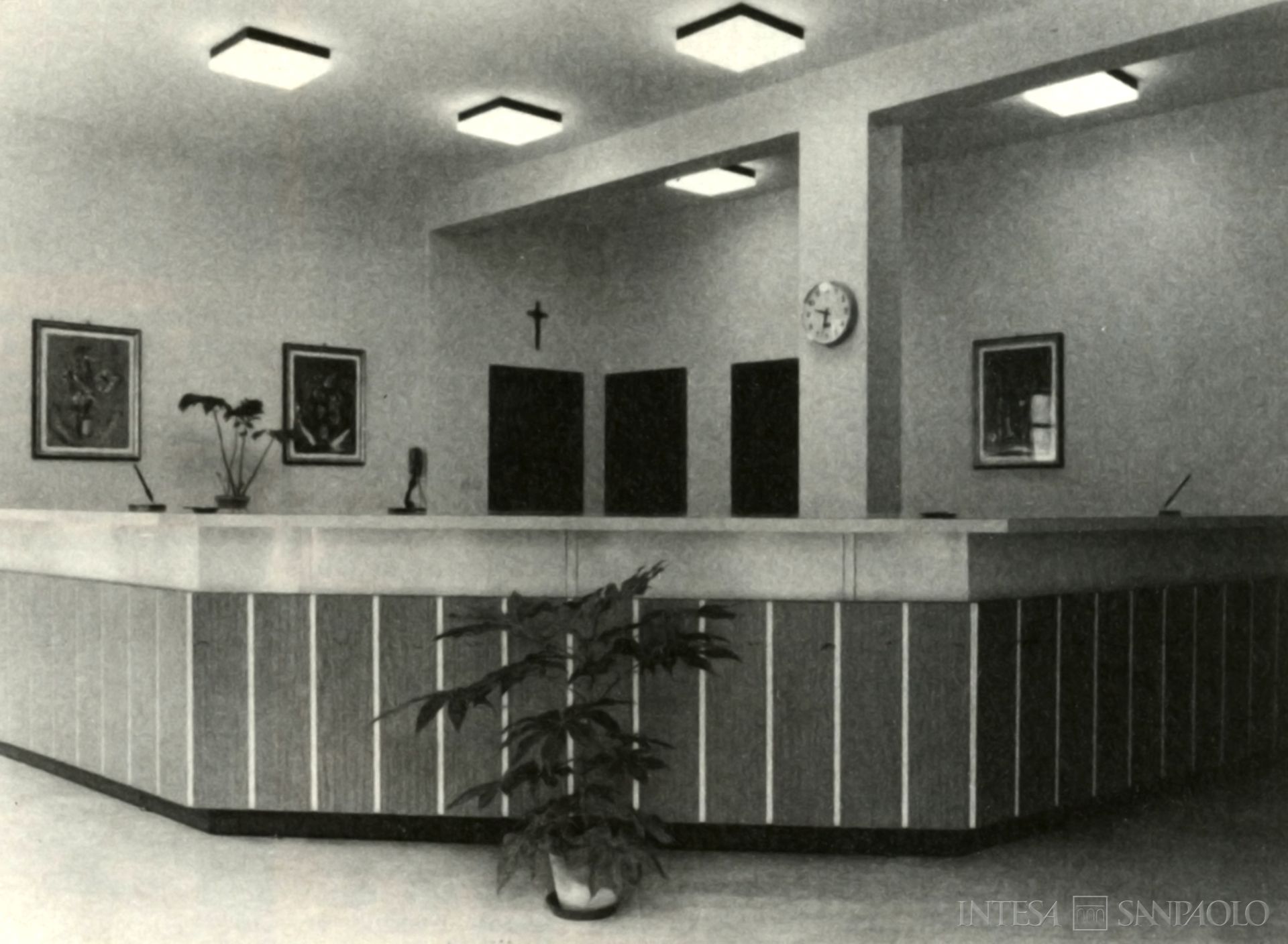 Cassa di Risparmio di Terni, agenzia di Giove, fotografia tratta da Il Bollettino del Risparmio, n. 2, 1970 (fotografo sconosciuto)