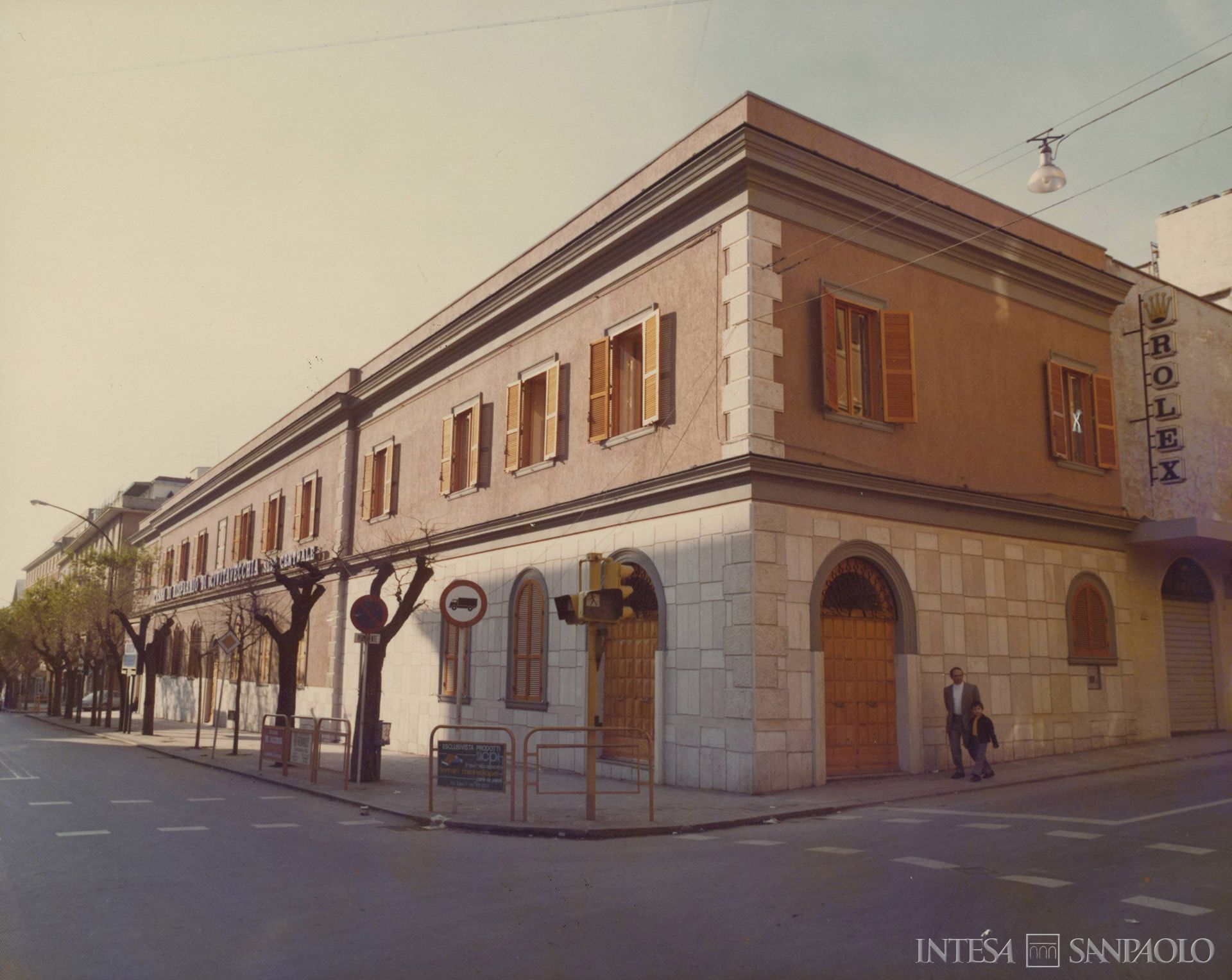 Cassa di Risparmio di Civitavecchia, sede, 1975 (fotografia di Umberto Mazzoldi)