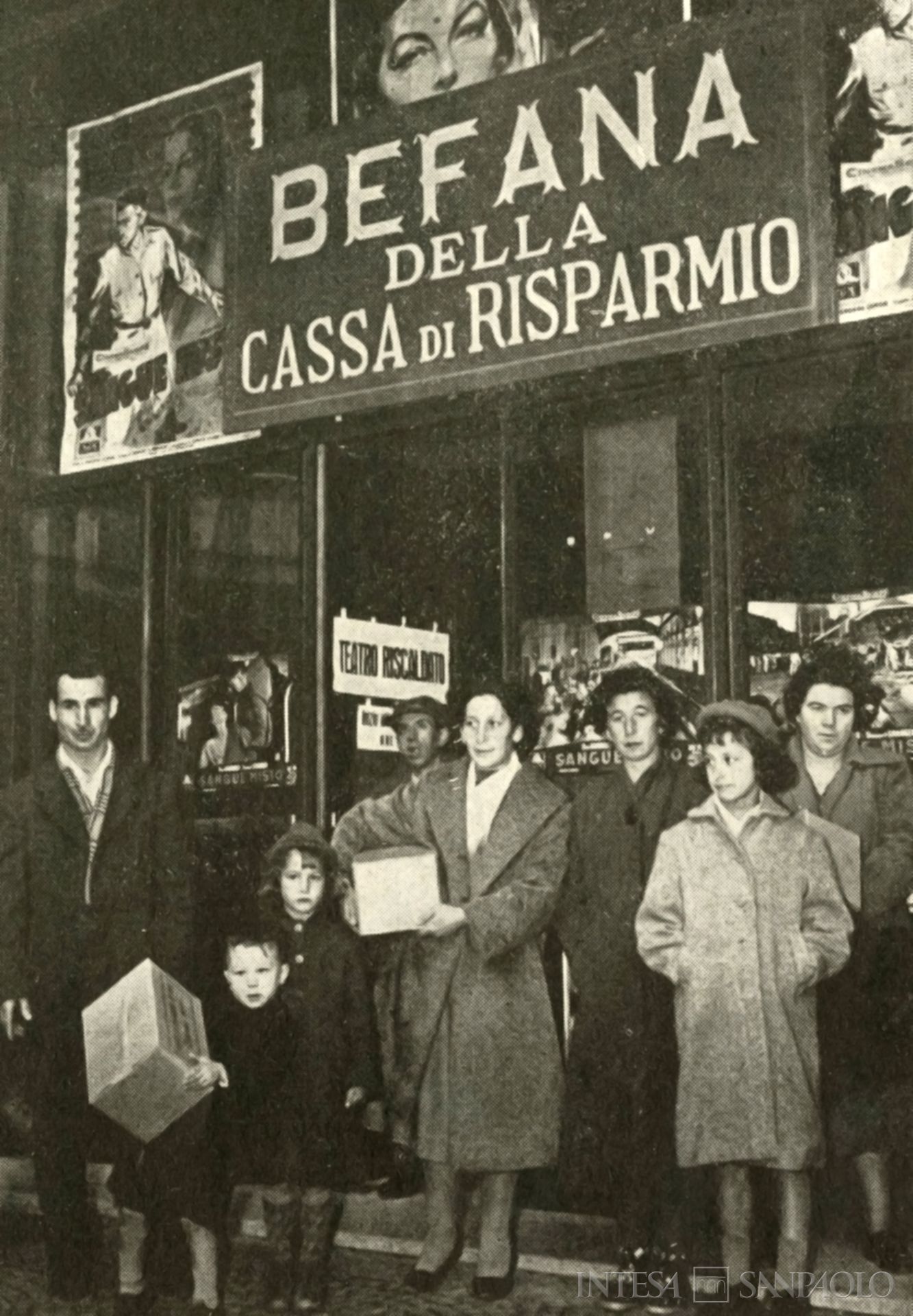 Cassa di Risparmio di Rieti, la Befana dell'Istituto, fotografia tratta da Il Bollettino del Risparmio, n. 2, 1957 (fotografo sconosciuto)