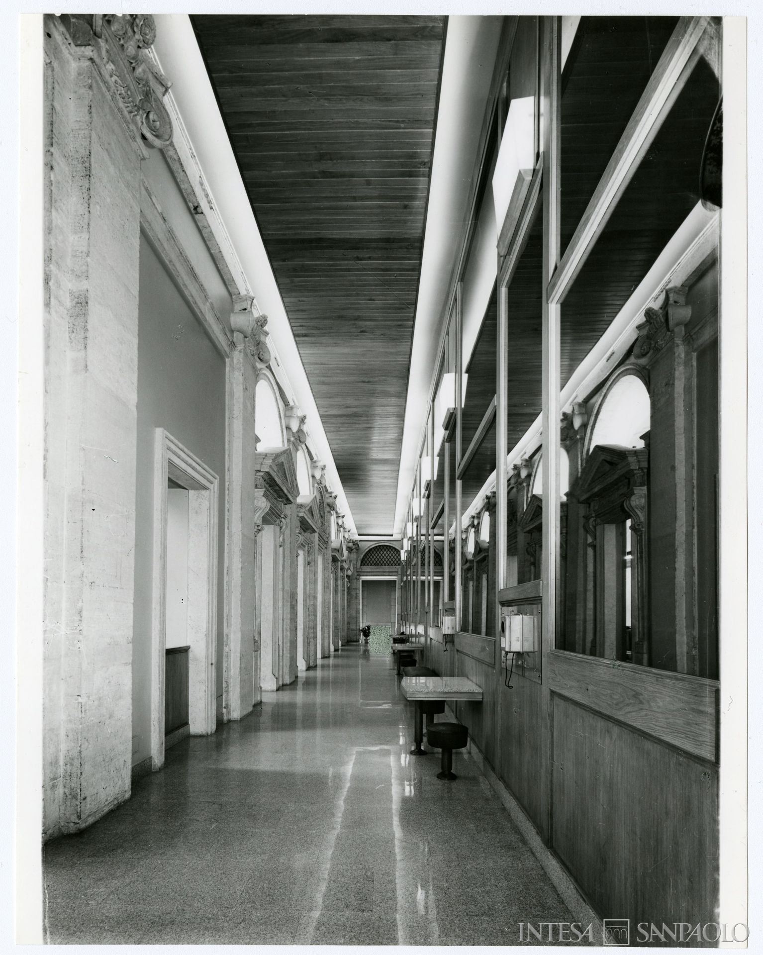 Banca Romana, Roma, agenzia di via Del Corso 418a, ante 1972 (fotografo sconosciuto)