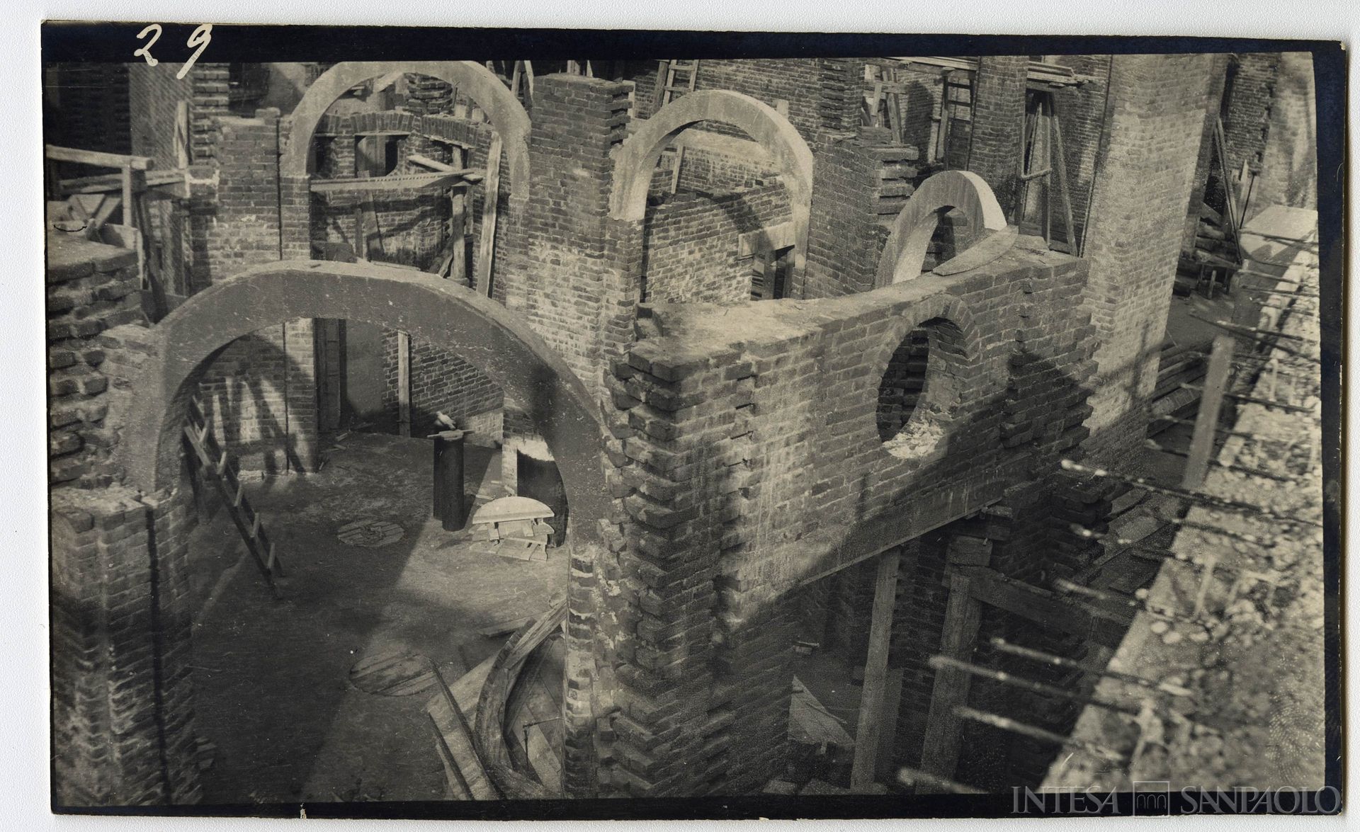 Cassa di Risparmio di Padova, Palazzo Donghi a Padova, sede dell'Istituto, in costruzione,  2 ottobre 1914 (fotografo sconosciuto, forse Ing. Barcelloni)