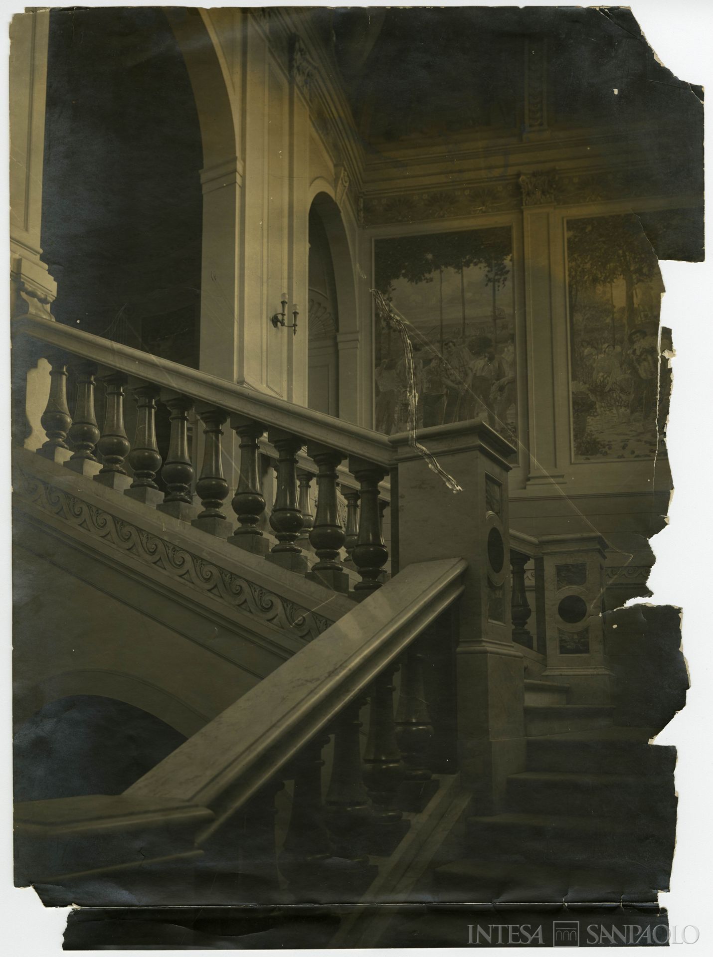 Cassa di Risparmio di Padova, sede di palazzo Donghi a Padova, interno, post 1920 (fotografo sconosciuto)