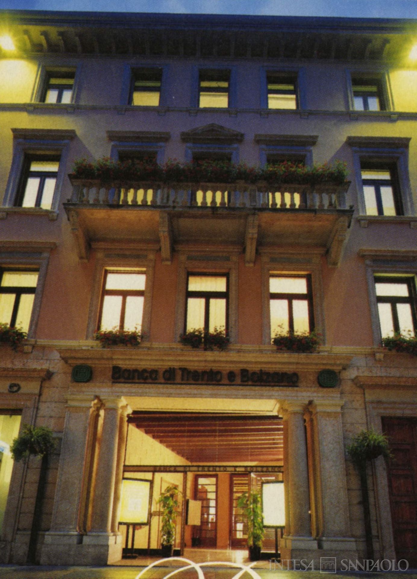 Banca di Trento e Bolzano, Trento, Palazzo Bassetti, esterno della sede in via Mantova, anni Duemila (fotografo sconosciuto)