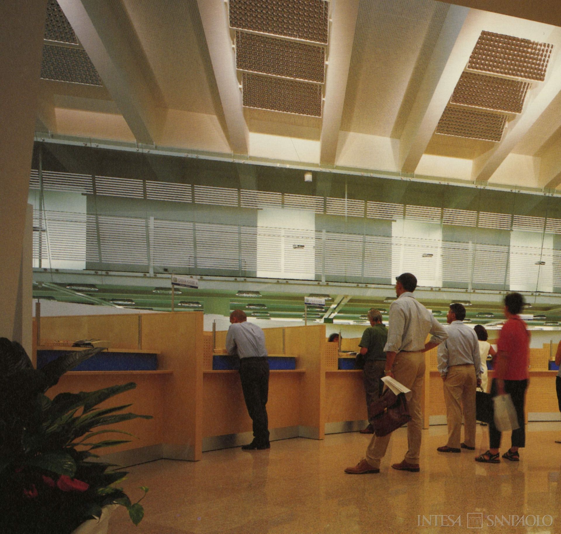 Banca di Trento e Bolzano, Trento, Palazzo Bassetti, salone della sede in via Mantova, anni Duemila (fotografo sconosciuto)