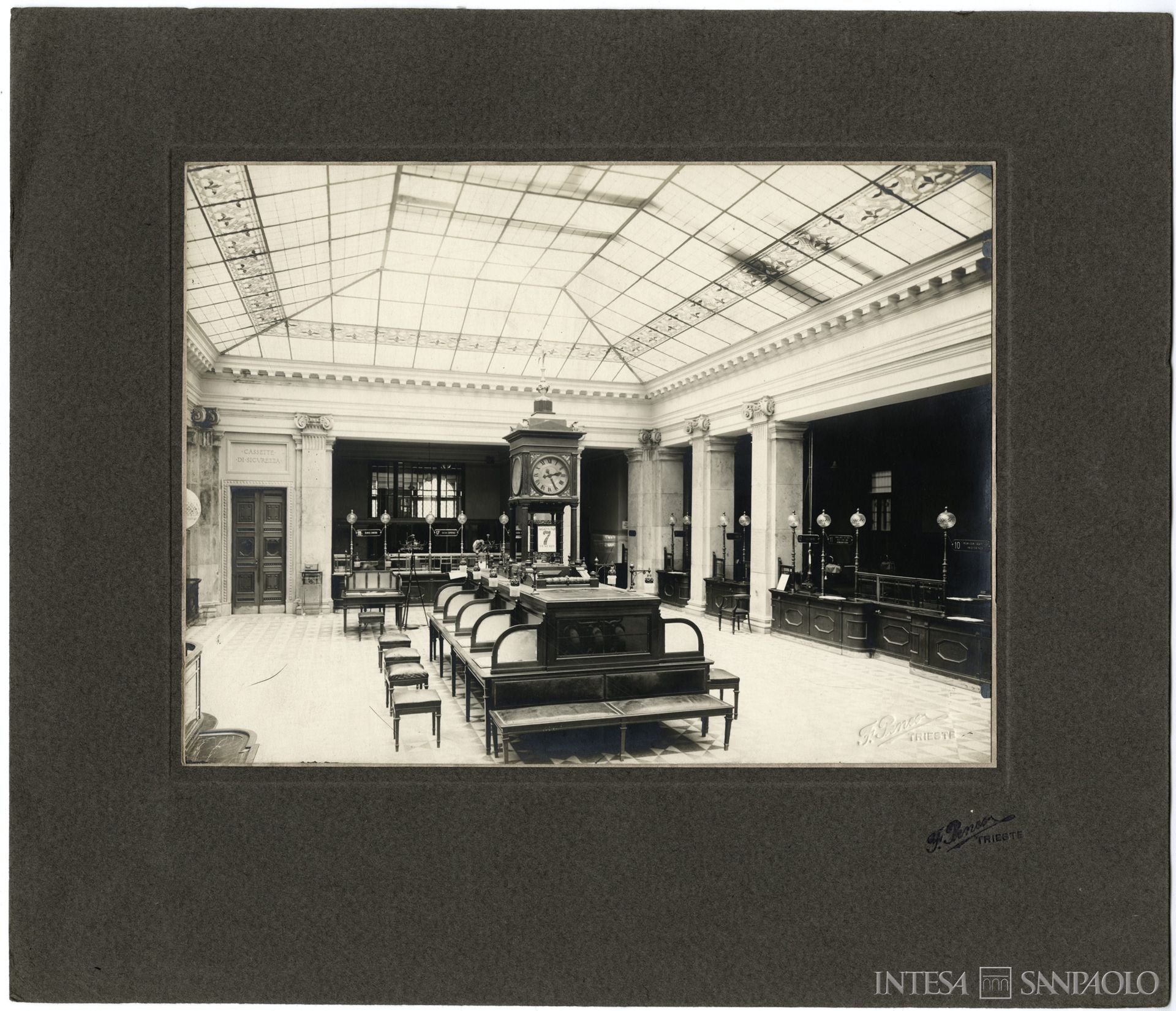 Banca Commerciale Triestina, sede, anni Dieci-Venti (fotografia di Francesco Penco)
