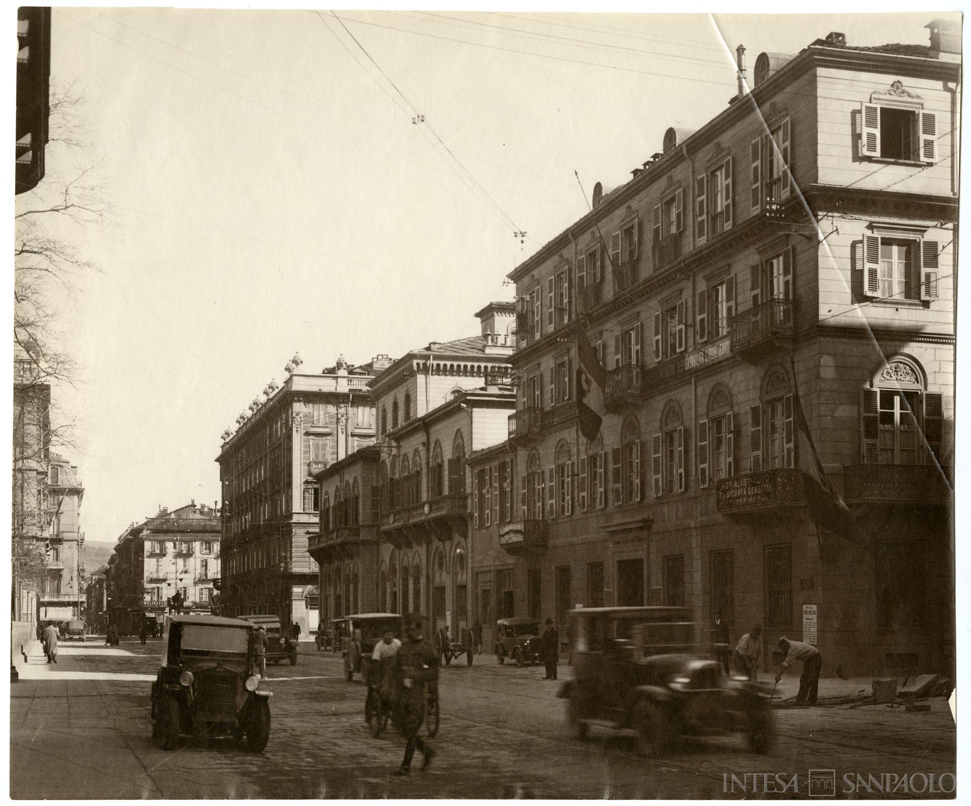 Banca Commerciale Triestina, agenzia di Torino, anni Venti (fotografo sconosciuto)