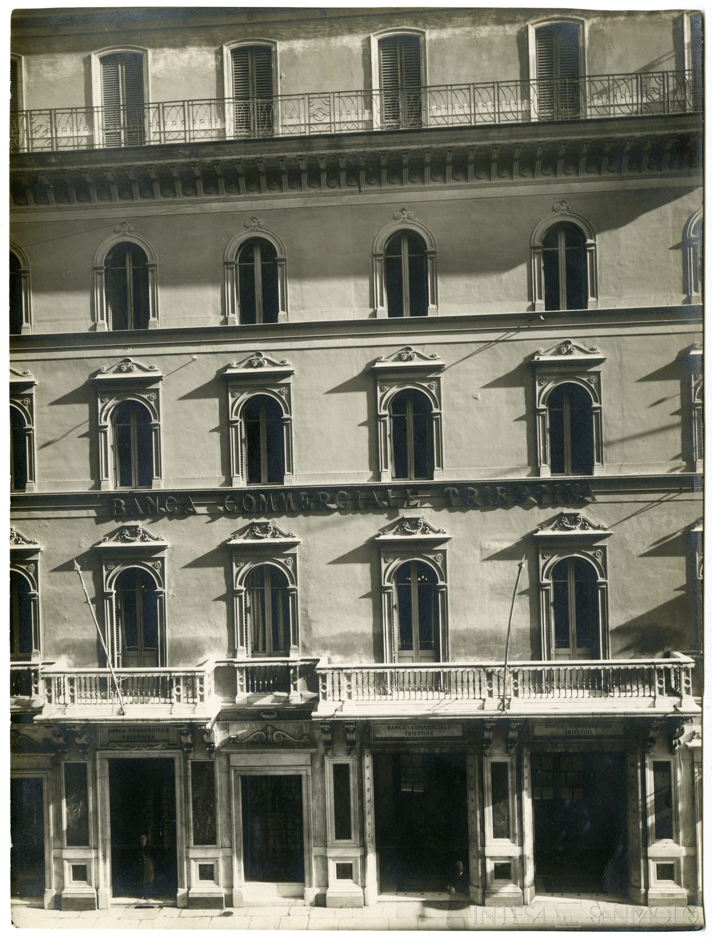 Banca Commerciale Triestina, agenzia di Roma anni Dieci-Venti (fotografo sconosciuto)
