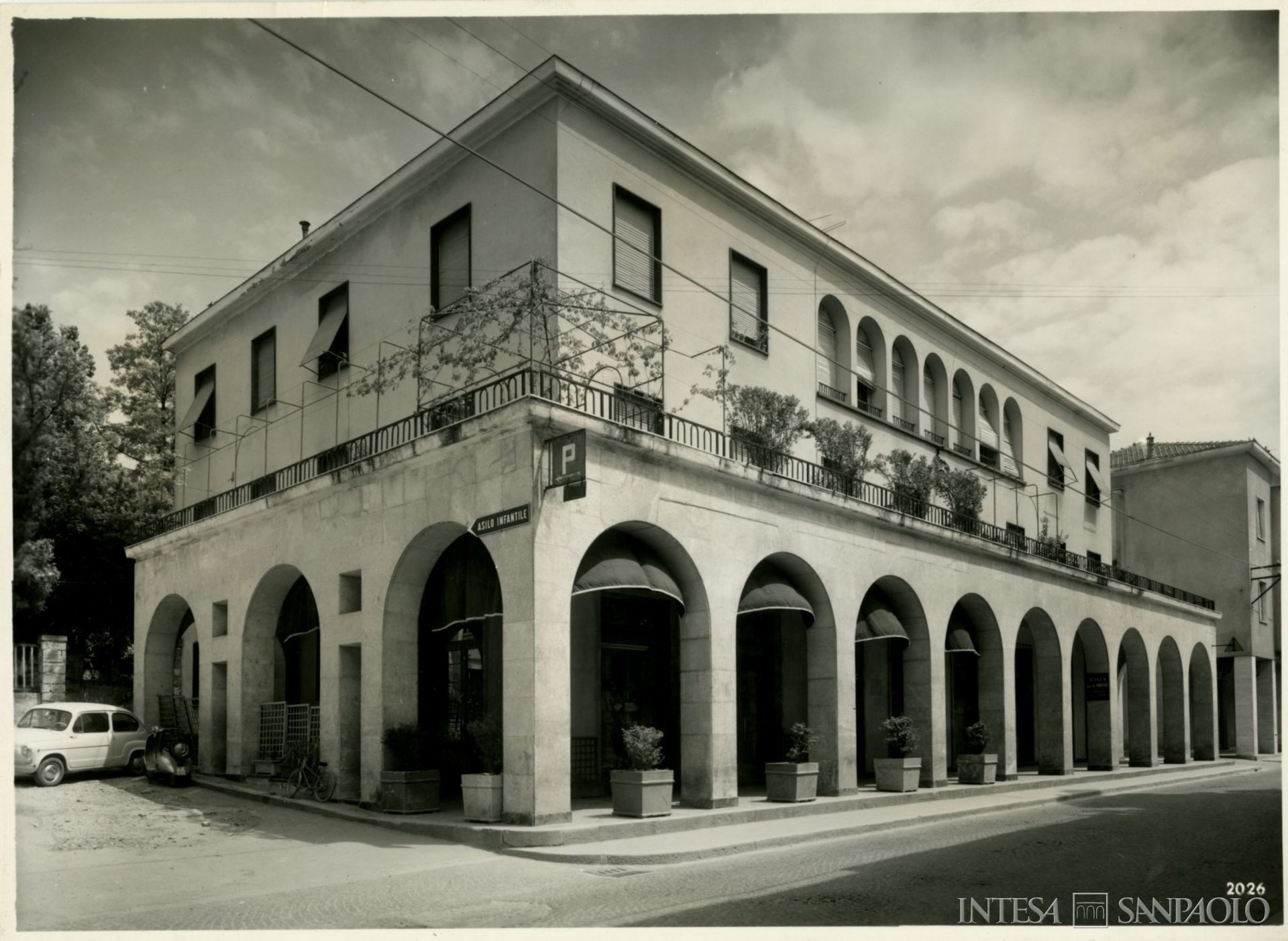 Banca Giacobone, Varzi, sede dell'istituto, anni Sessanta (Vincenzo Aragozzini)