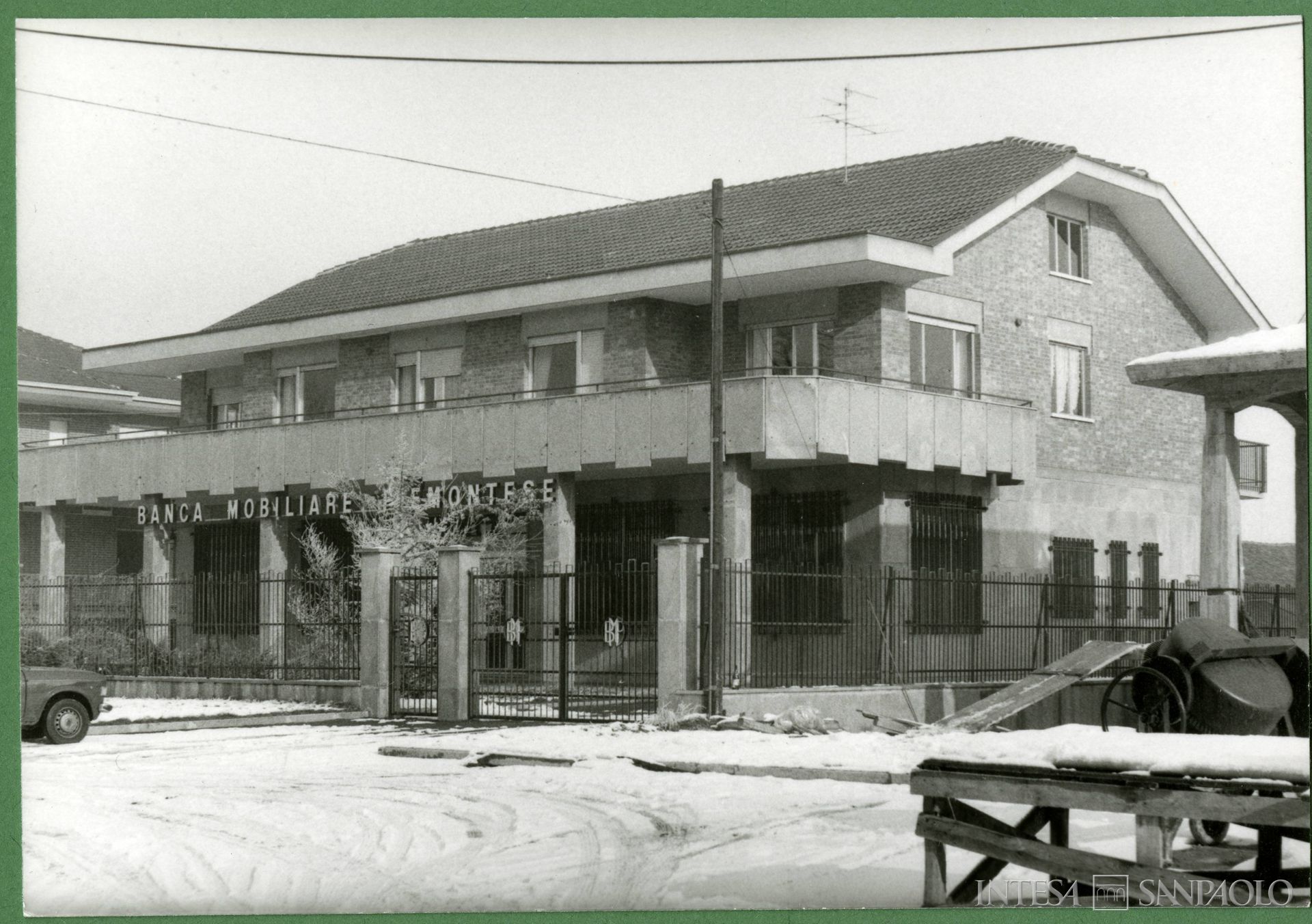 Banca Mobiliare Piemontese, agenzia di Scalenghe, anni Settanta (fotografo sconosciuto)