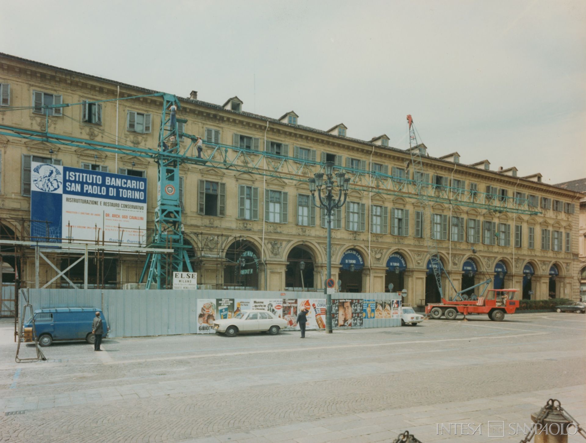 Istituto Bancario San Paolo di Torino, Torino, Palazzo Turinetti, sede della banca in piazza San Carlo, durante i lavori di ristrutturazione e restauro conservativo, 1960 (fotografo sconosciuto; Archivio Storico Compagnia di San Paolo)