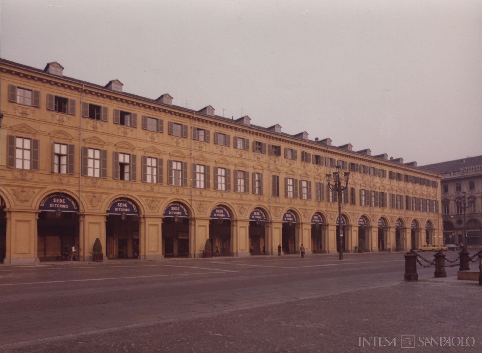 Istituto Bancario San Paolo di Torino, Torino, Palazzo Turinetti, sede della banca in piazza San Carlo, 1978 (fotografo sconosciuto; Archivio Storico Compagnia di San Paolo)