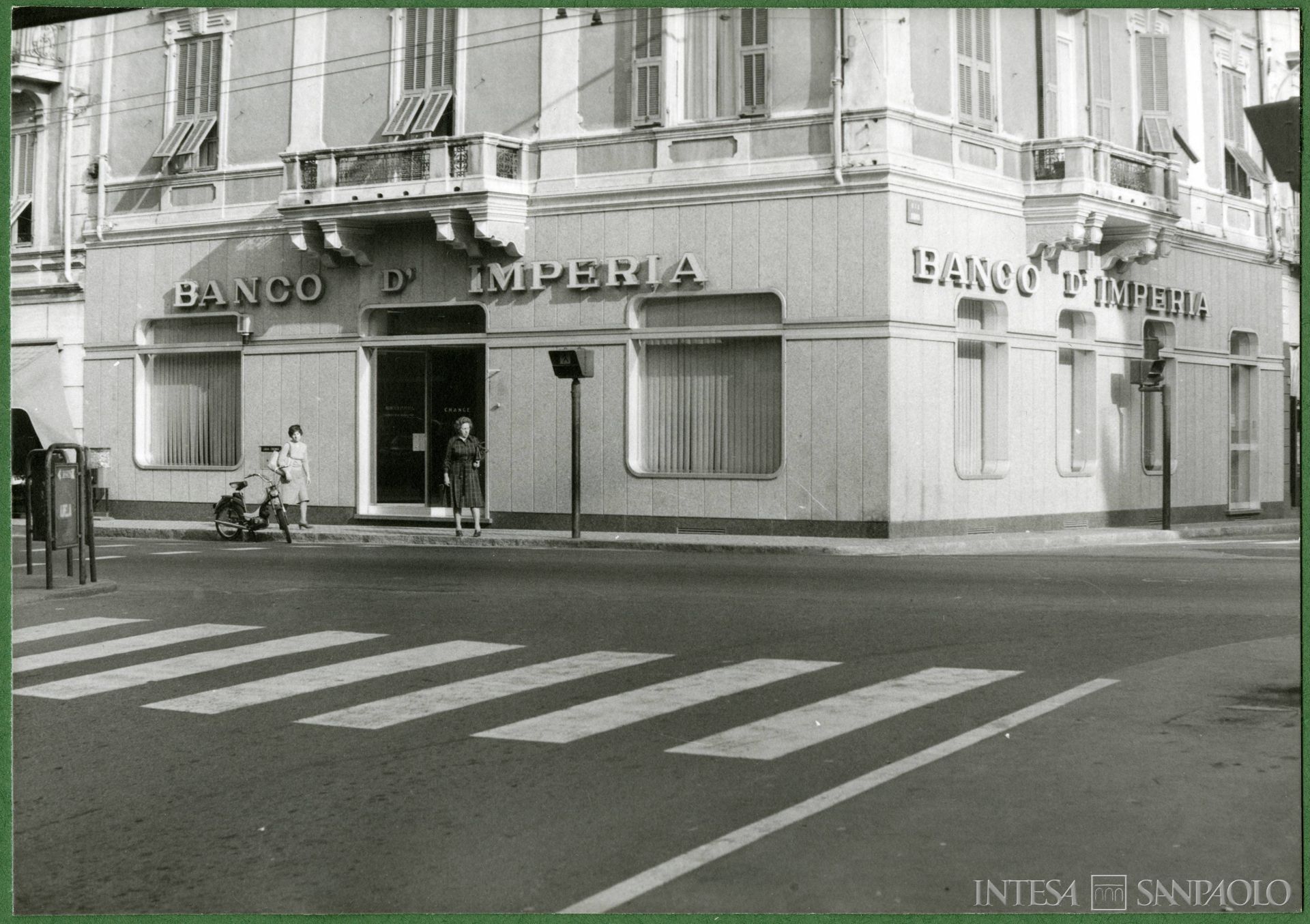 Banco di Imperia, agenzia di Vallecrosia, anni Settanta (fotografo sconosciuto)