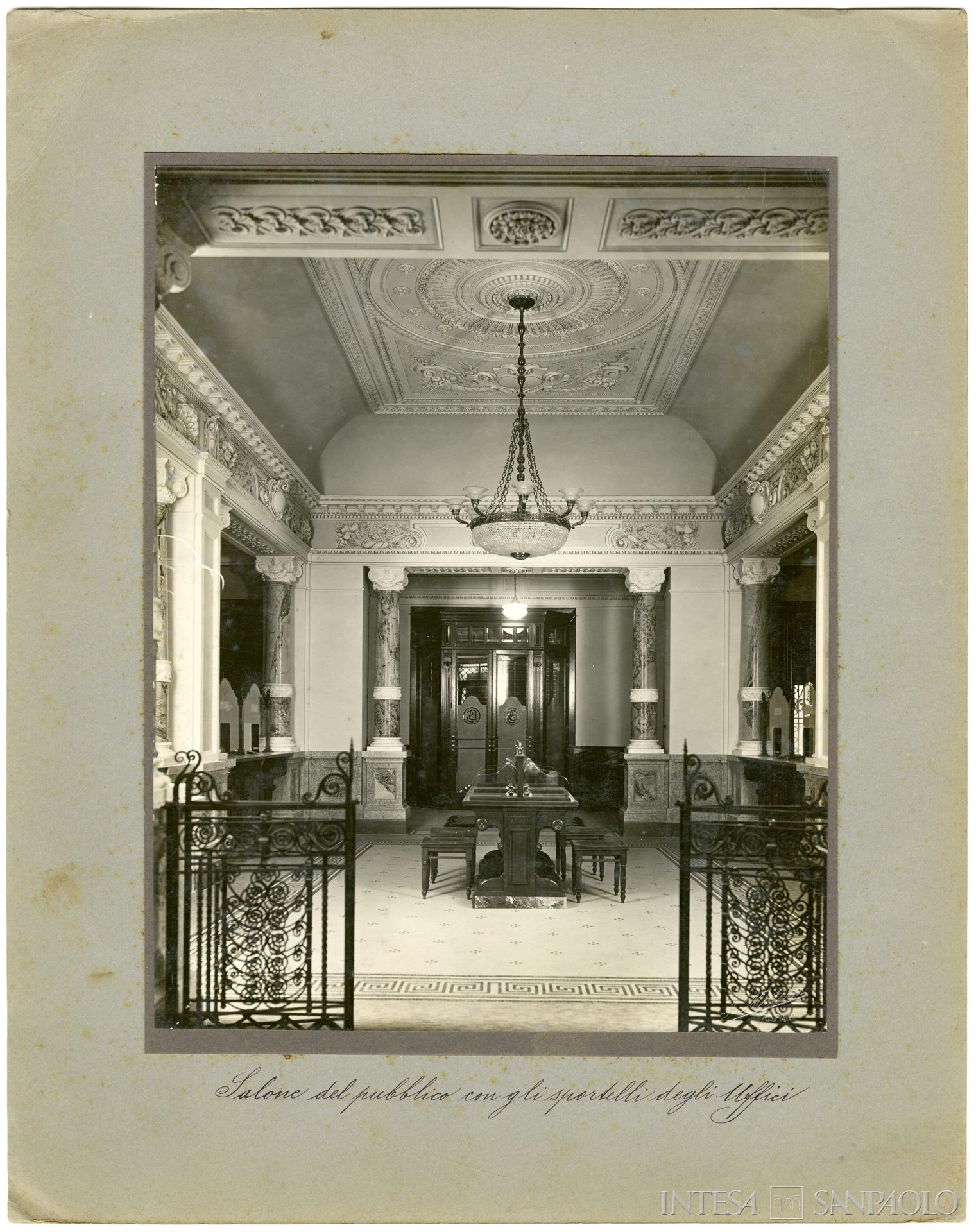 Banca Sicula, Trapani, salone del pubblico della sede, 1933 (fotografia di Salvatore Sammartano Matera)