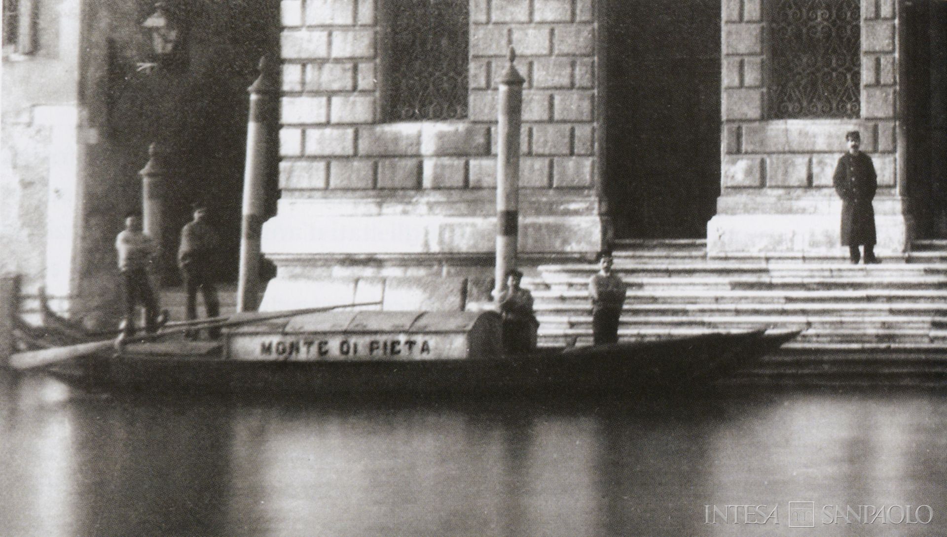 Monte di Pietà di Venezia, gondola a servizio del Monte di Pietà, 1884 (fotografo sconosciuto)