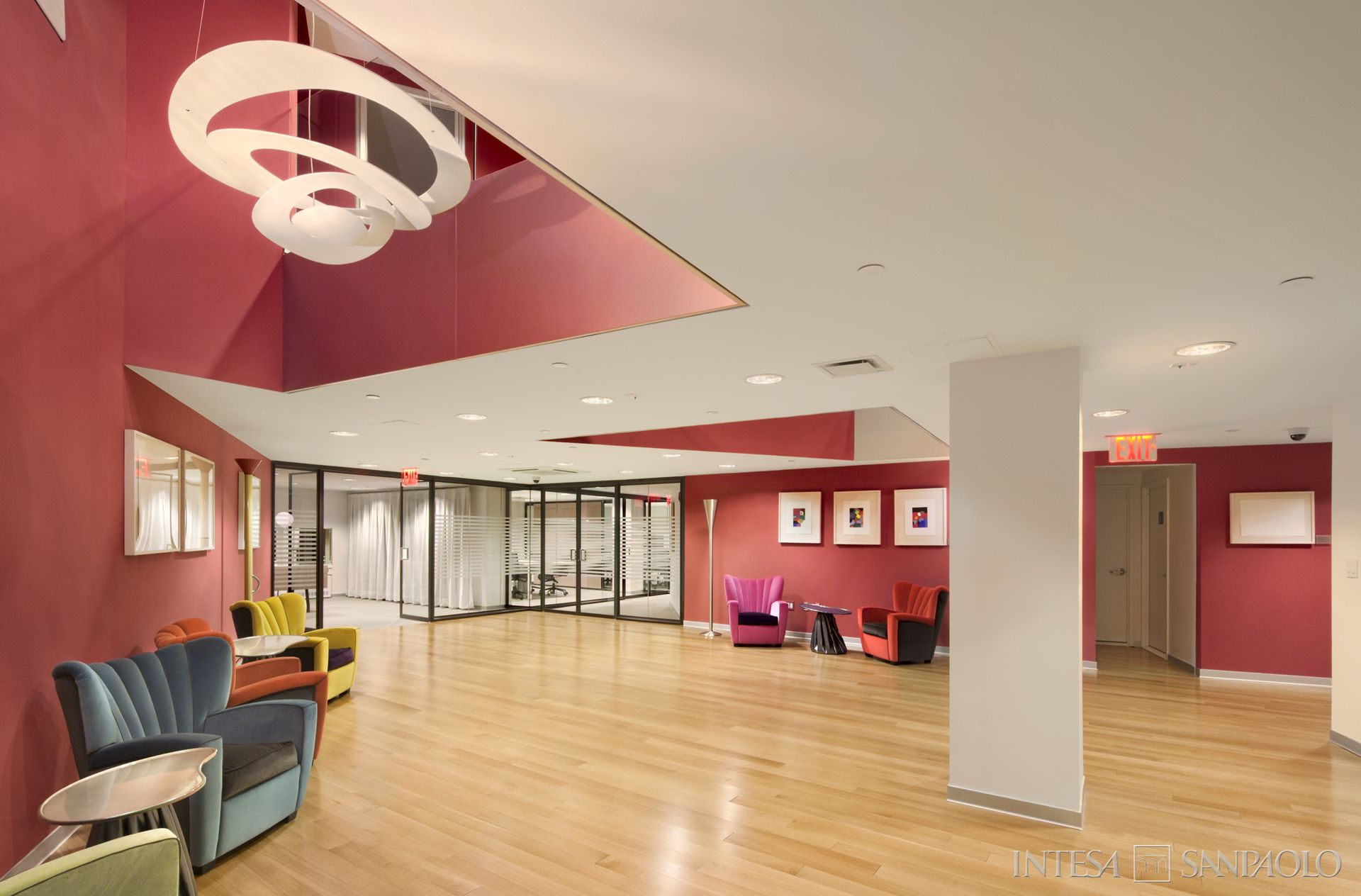 Intesa Sanpaolo, sede di New York in One William Street, dopo l'ammodernamento realizzato dall'architetto Michele De Lucchi, post 2009 (fotografo sconosciuto)