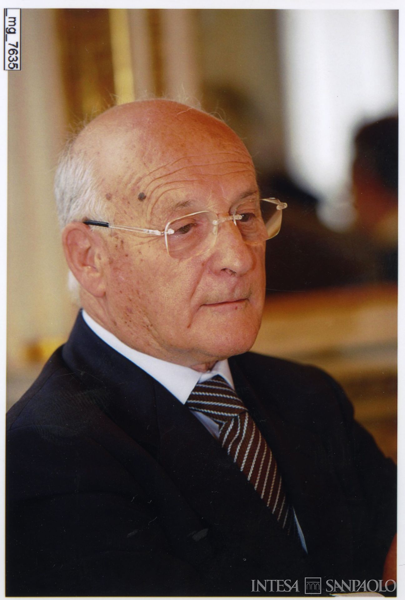 Banca IMI, ritratto fotografico di Emilio Ottolenghi, prima Consigliere poi Presidente dell'istituto, durante la conferenza stampa che ne annuncia la fondazione, 26 settembre 2007 (ph. sconosciuto)