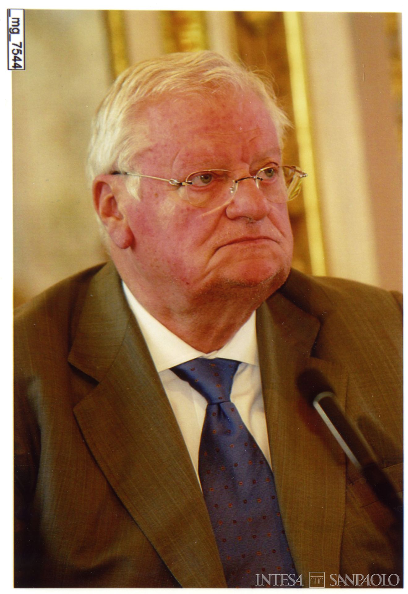 Banca IMI, ritratto fotografico di Enrico Salza, Presidente del Gruppo Sanpaolo IMI, durante la conferenza stampa che ne annuncia la fondazione, 26 settembre 2007 (ph. sconosciuto)