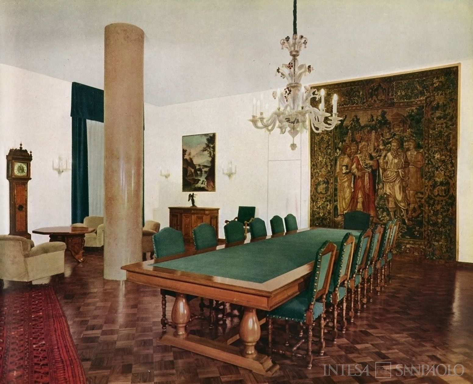 Banca Popolare Commercio e Industria, nuovo salone della sede centrale, fotografia tratta da Banca Commercio & Industria (1954) p. n. n.