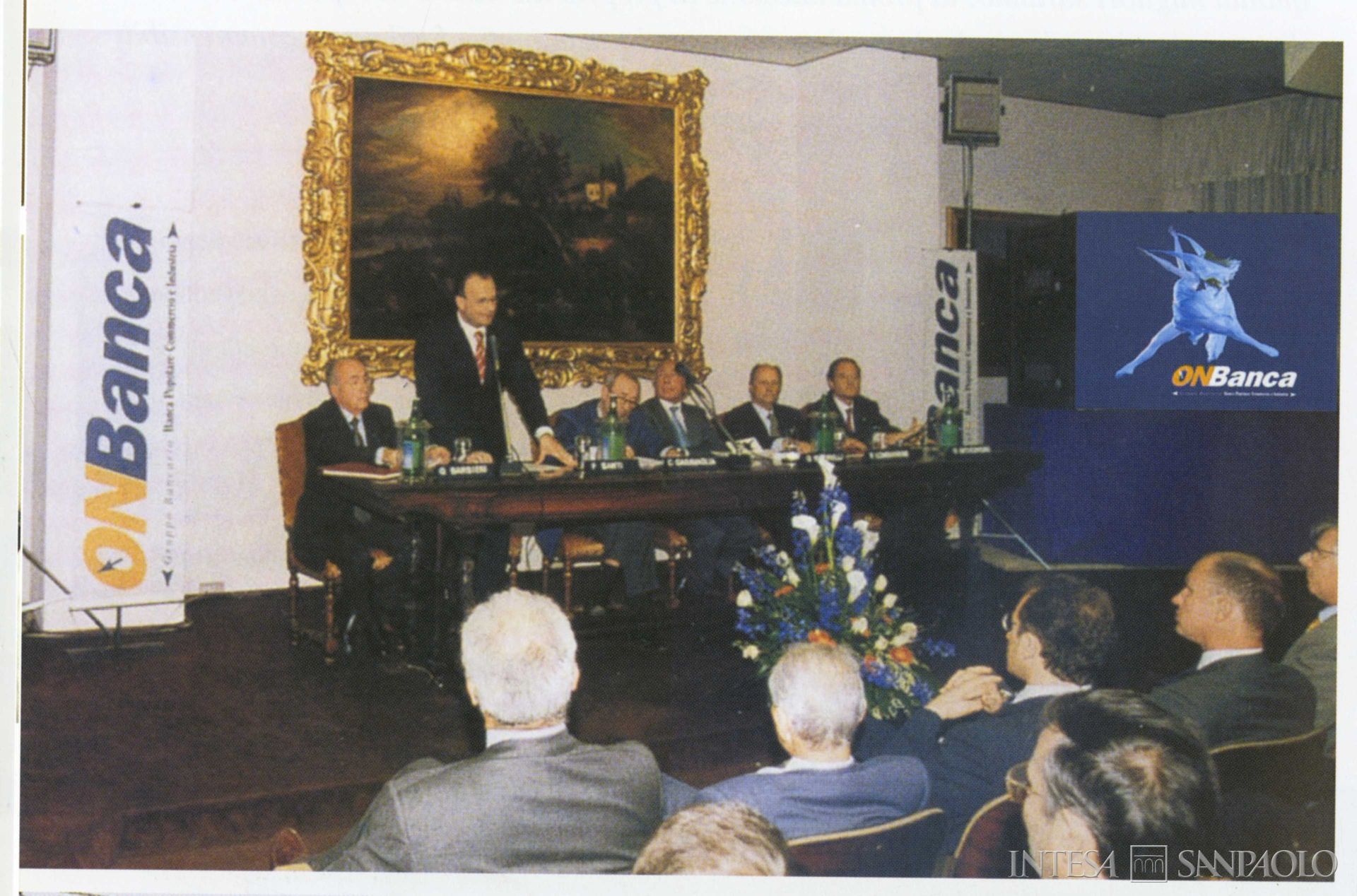 On Banca, conferenza stampa di lancio del progetto, 1999, tratta da Banca Popolare Commercio e Industria 1888-2002. Una storia che continua (Amilcare Pizzi, Milano, 2003), p. 132