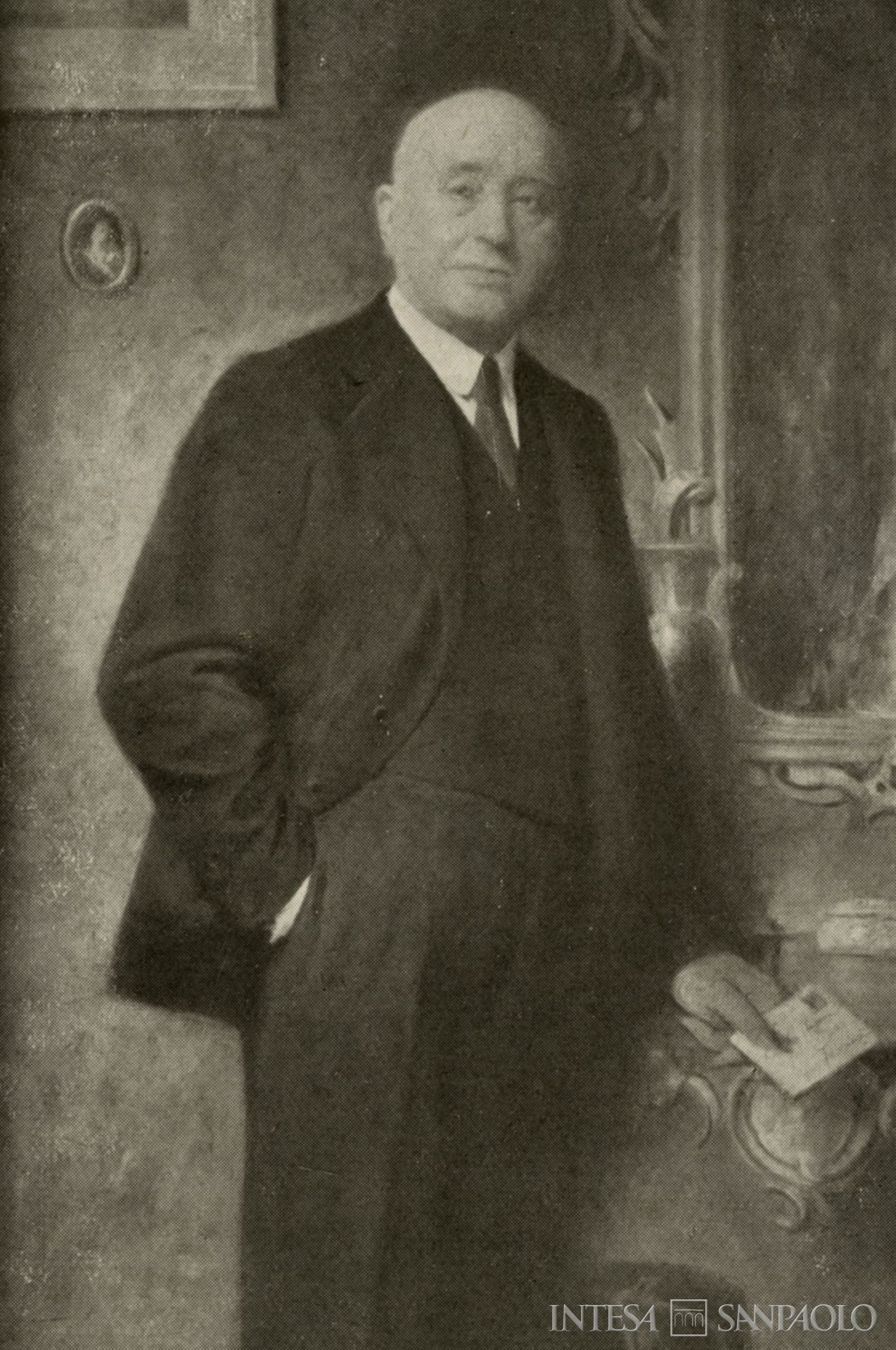 Credito Varesino, ritratto di Pietro Rasina, direttore dal 1903, consigliere delegato dal 1919 e presidente dell'Istituto dal 1928, tratto da Credito Varesino 1898-1948, Varese, Industrie Grafiche Amedeo Nicola & C., 1948