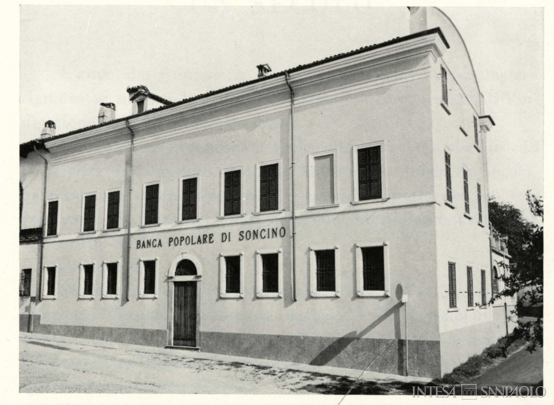 Banca Popolare di Soncino, Palazzo della sede (s.i.d.), s. d., tratto da La Banca Popolare di Soncino nel primo centenario 1870-1970 (Soncino, 1970), p. n. n.