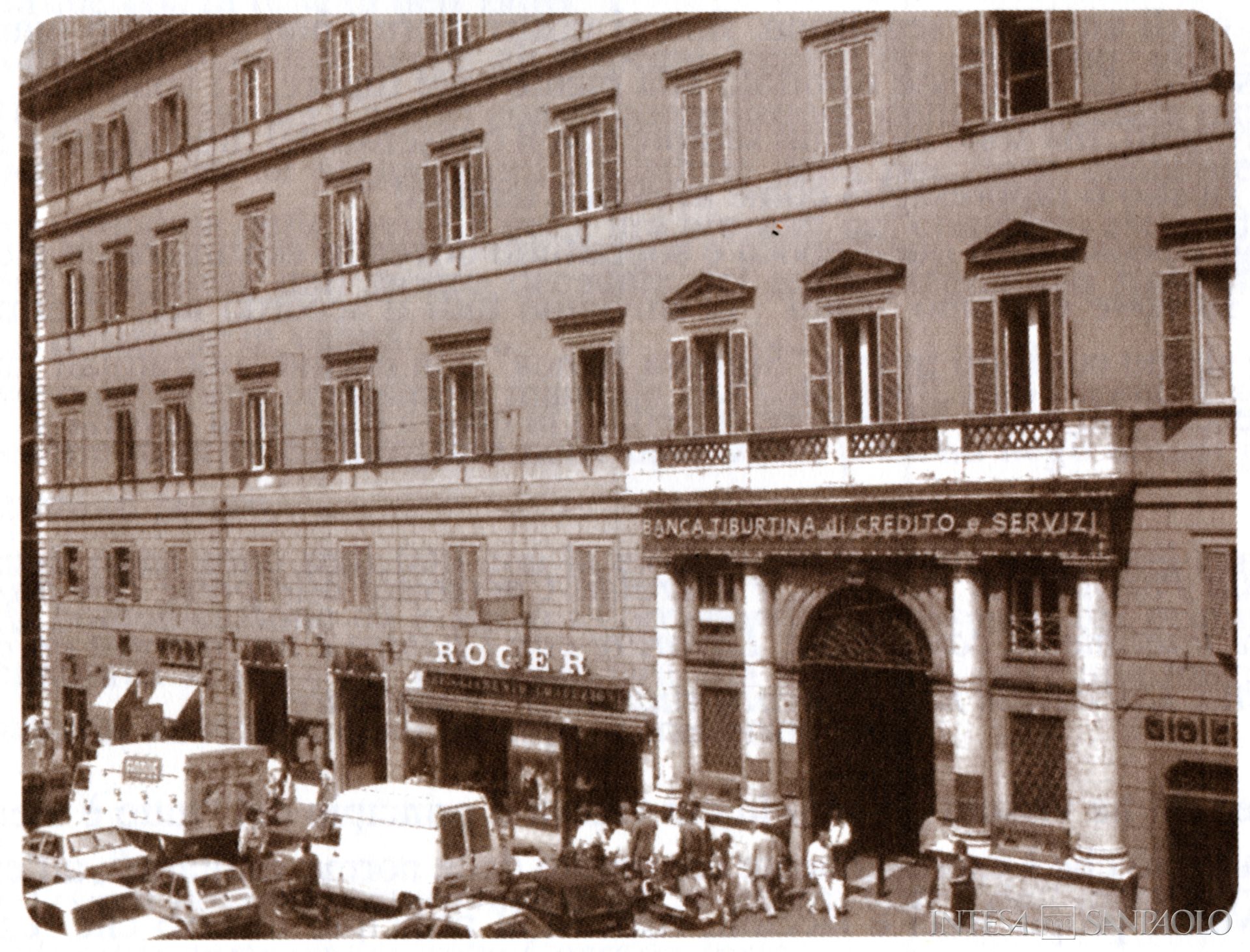 Banca Tiburtina di Credito e Servizi, sede della Rappresentanza di Roma in via Nazionale, fotografia non datata pubblicata in Noi della Banca Popolare di Ancona. Raccontiamoci, Banca Popolare di Ancona-Gruppo BPU, 2005, p. 107
