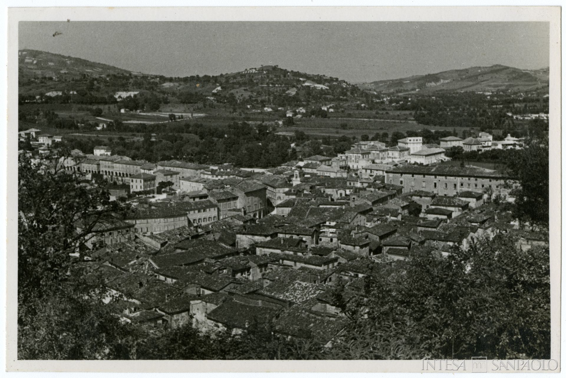 Monte di Credito su Pegno di San Severino Marche, veduta del 1937, ph. Antonello Gerbi, album 35, fald. 73